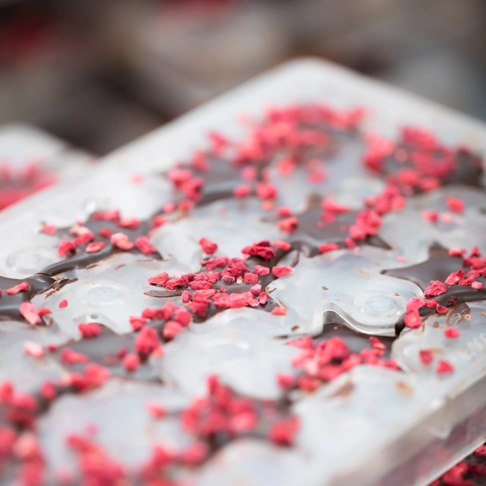 Organic Dark Choc & Raspberry Stars - Vegan Cocoa Loco 6x100g Organic Dark Choc & Raspberry Stars - Vegan Cocoa Loco 6x100g